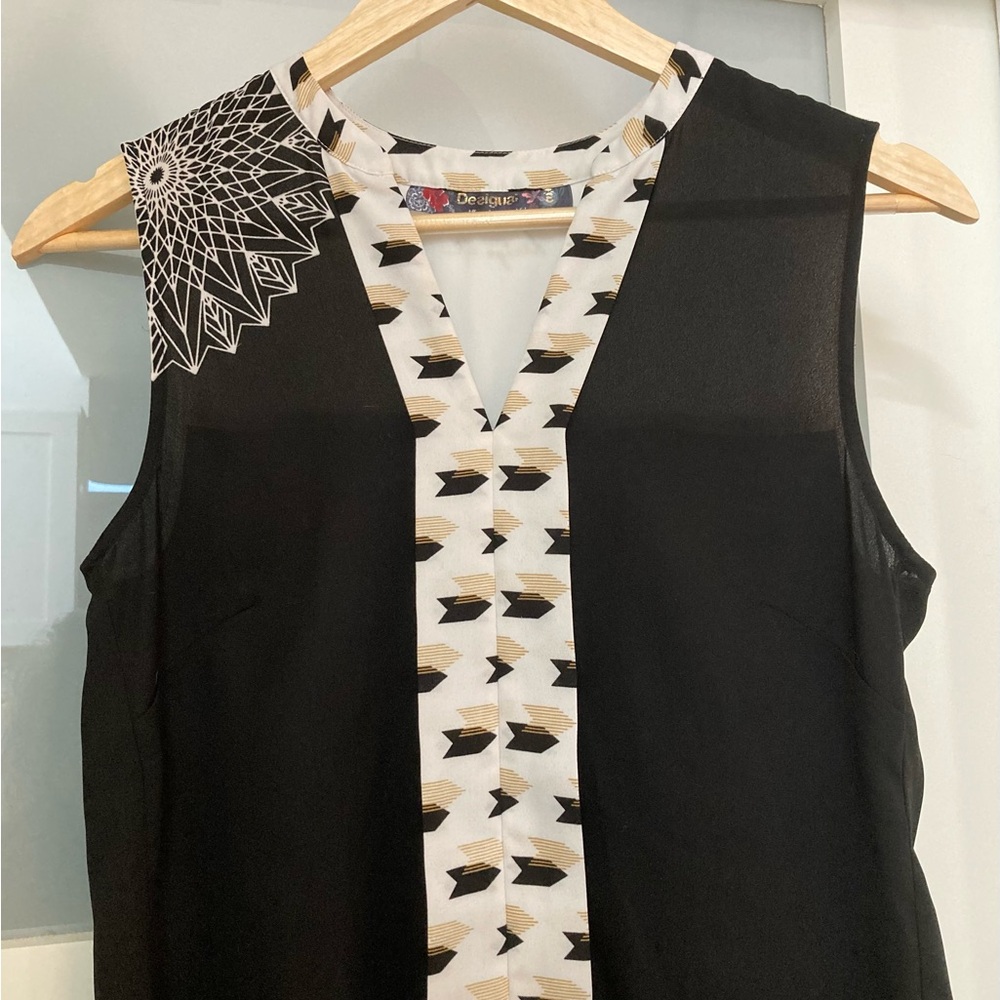 Desigual Black and White Geometric Sleeveless Top